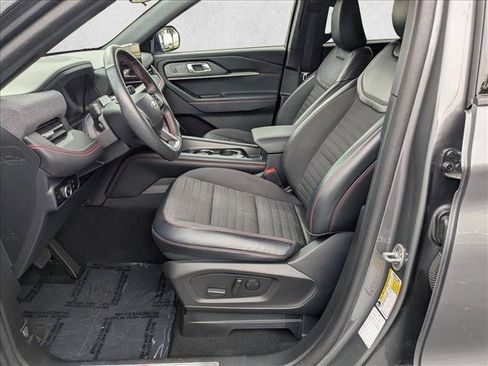 Used 2025 Ford Explorer ST-Line w/ ST-Line Street Pack AWD/4WD image 15