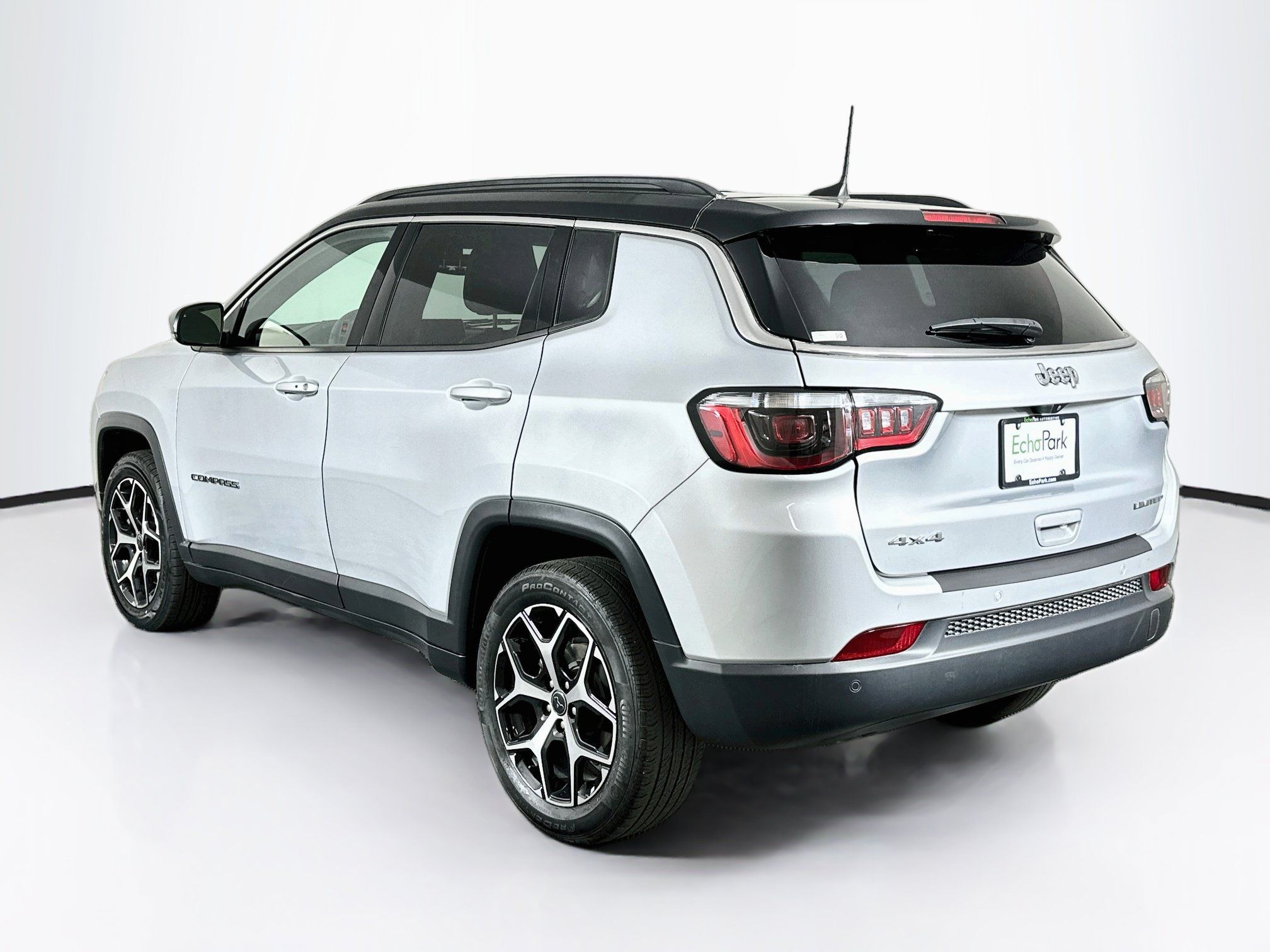 Used 2025 Jeep Compass Limited AWD/4WD image 5