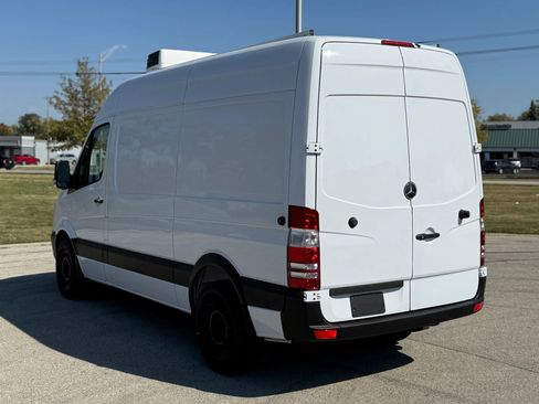 Used 2014 Mercedes-Benz Sprinter 2500 image 4