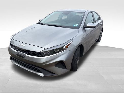 Certified 2023 Kia Forte LXS image 4