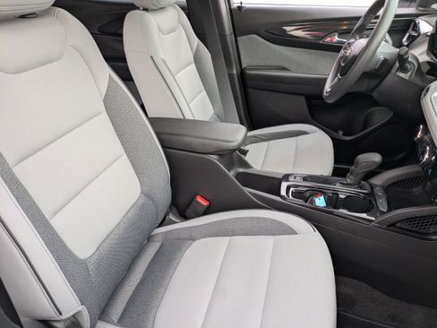 Used 2024 Chevrolet TrailBlazer LT w/ Driver Confidence Package image 11