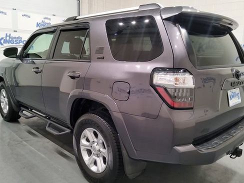 Used 2020 Toyota 4Runner SR5 AWD/4WD image 4