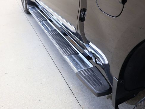 Certified 2023 Chevrolet Silverado 1500 High Country w/ Technology Package AWD/4WD image 10