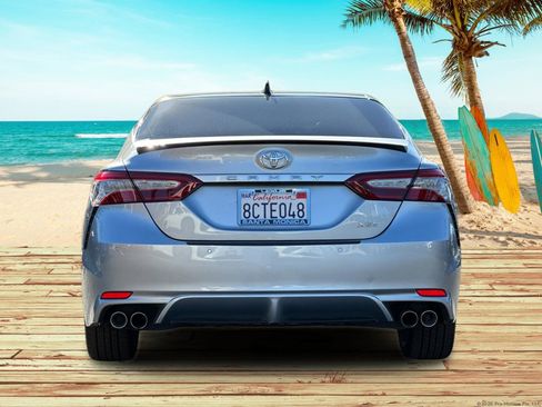 Used 2018 Toyota Camry XSE image 4