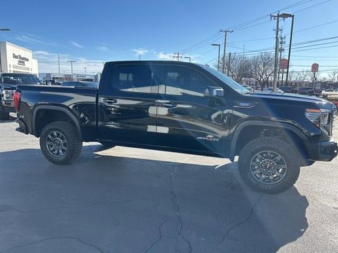 Used 2025 GMC Sierra 1500 AT4X image 5