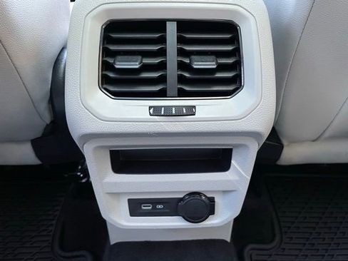 Used 2022 Volkswagen Tiguan SE R-Line image 27