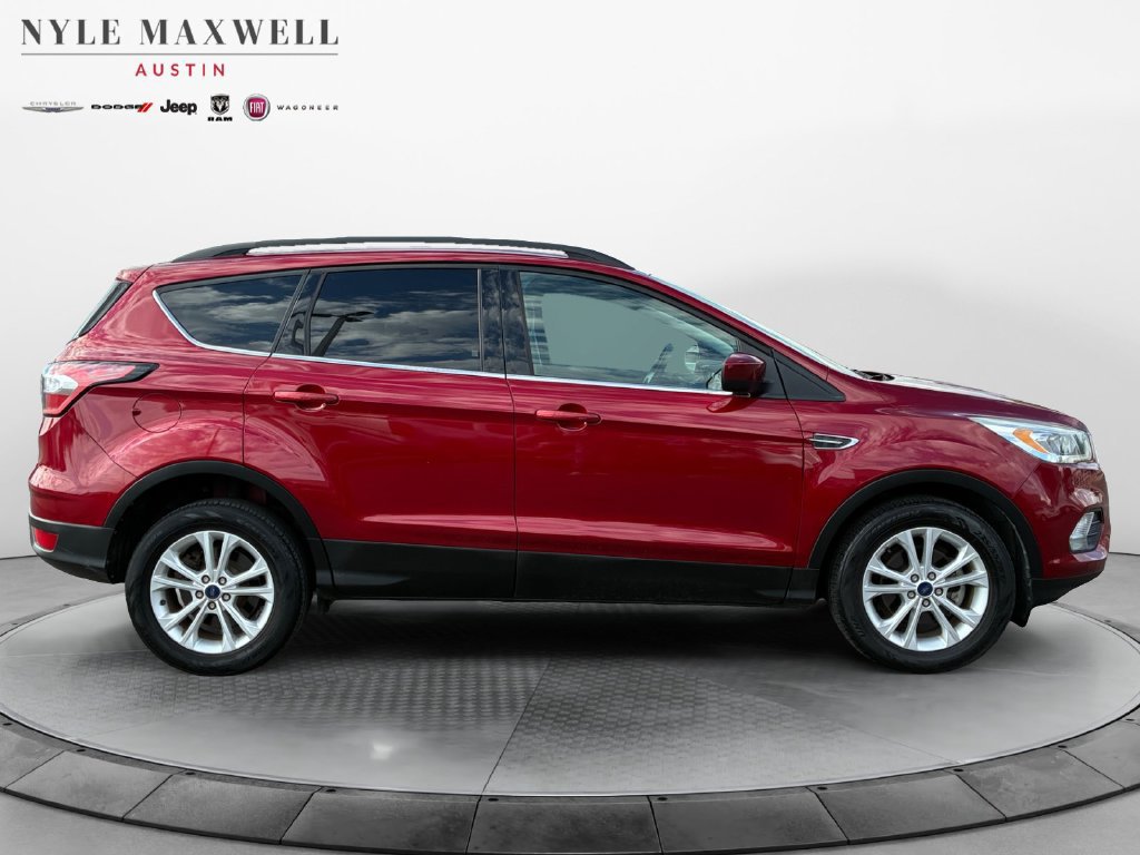 Used 2017 Ford Escape SE w/ Equipment Group 201A FWD image 17