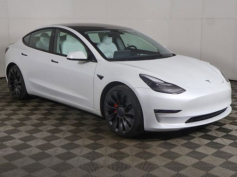 Used 2023 Tesla Model 3 Performance image 2