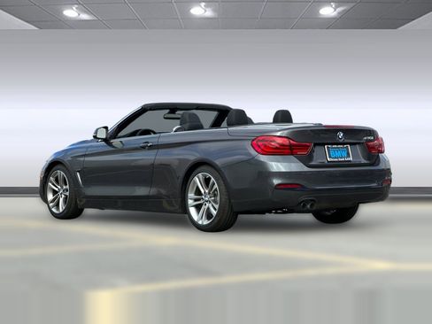 Used 2018 BMW 430i Convertible image 3