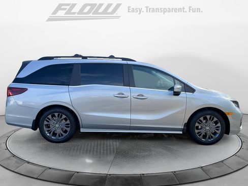 New 2026 Honda Odyssey Touring image 8