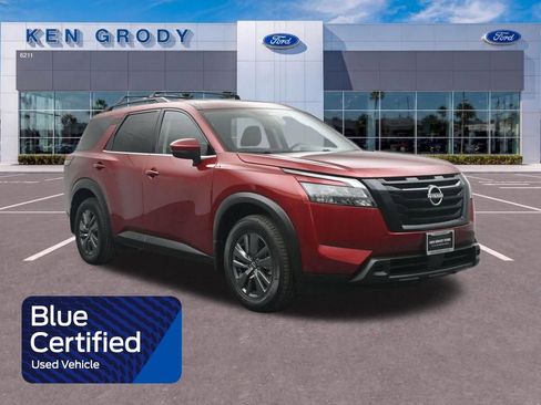 Used 2023 Nissan Pathfinder SV w/ SV Premium Package FWD image 1