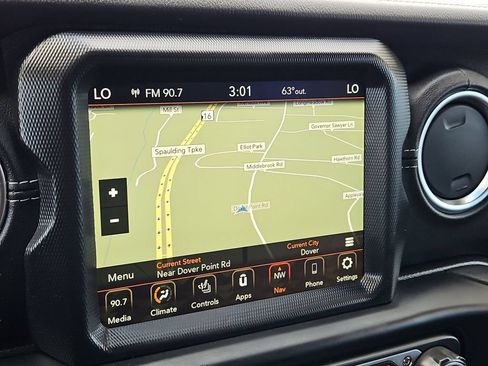 Used 2023 Jeep Wrangler Unlimited Sahara w/ Cold Weather Group AWD/4WD image 16