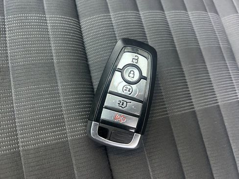 Used 2025 Ford Explorer ST-Line w/ ST-Line Street Pack image 33