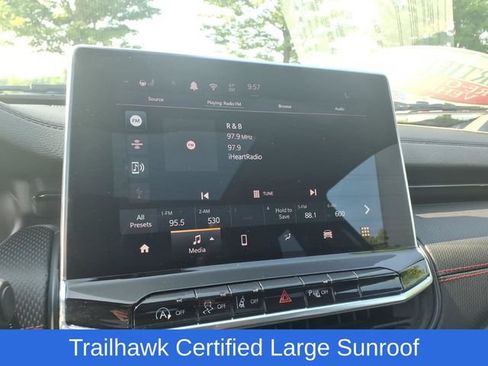 Certified 2025 Jeep Compass Trailhawk w/ Sun & Sound Group AWD/4WD image 15