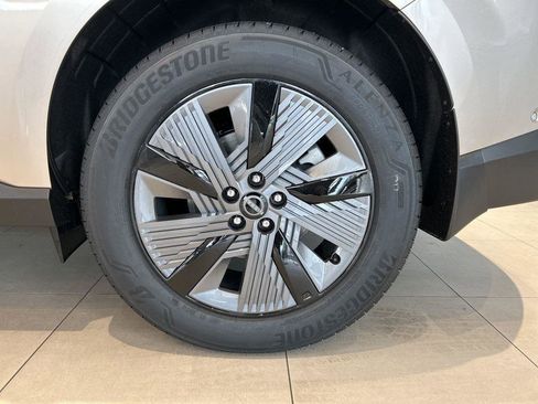 New 2025 Nissan Murano SL image 9