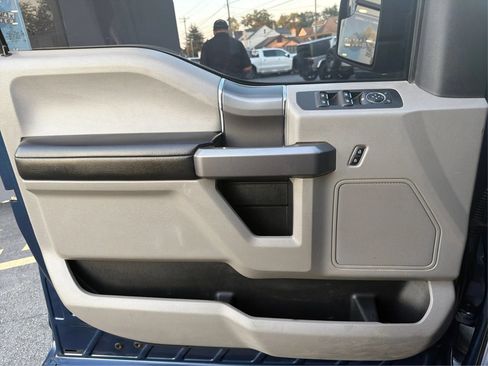 Used 2019 Ford F150 XLT w/ Equipment Group 302A Luxury AWD/4WD image 19