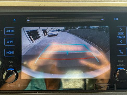 Used 2018 Toyota Tacoma TRD Off-Road AWD/4WD image 14