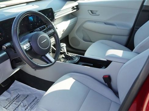 Used 2024 Hyundai Kona SEL image 18