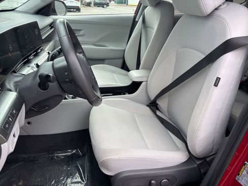 Used 2025 Hyundai Kona SEL image 32