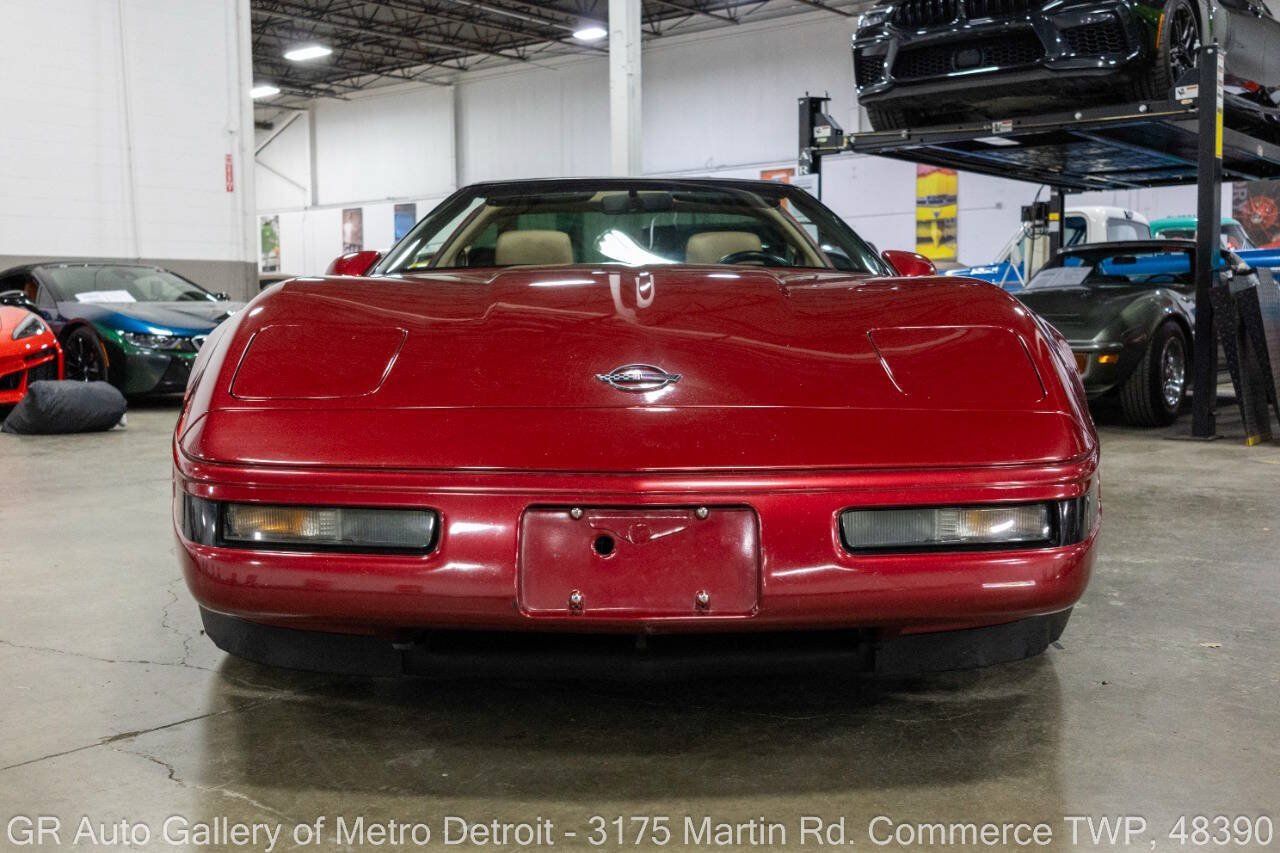 Used 1992 Chevrolet Corvette Coupe RWD image 13