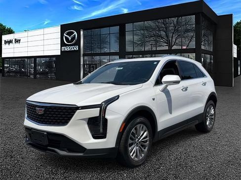 Used 2024 Cadillac XT4 Premium Luxury w/ Technology Package AWD/4WD image 2