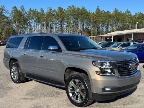 Used 2018 Chevrolet Suburban Premier image 1