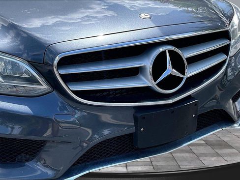 Used 2014 Mercedes-Benz E 350 4MATIC Sedan image 32