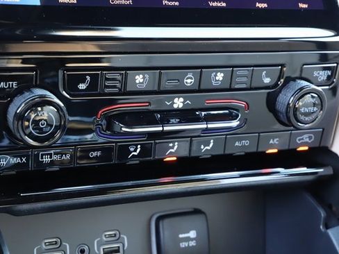 New 2025 Jeep Grand Cherokee Limited w/ Luxury Tech Group II image 30