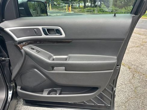 Used 2014 Ford Explorer Limited w/ Equipment Group 302A FWD image 16