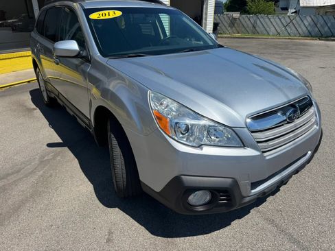 Used 2013 Subaru Outback 2.5i Premium AWD/4WD image 12