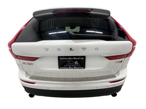 Used 2019 Volvo XC60 T5 Momentum w/ Multimedia Package AWD/4WD image 5