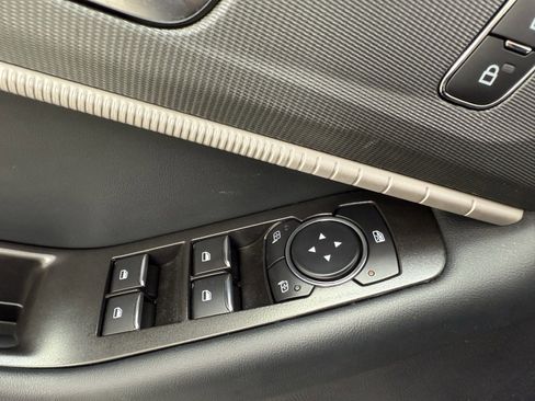 Used 2025 Ford Explorer ST-Line w/ ST-Line Street Pack image 12