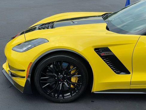 Used 2016 Chevrolet Corvette Z06 w/ Z07 Performance Package RWD image 16