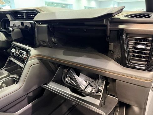 Used 2023 GMC Sierra 1500 AT4 w/ AT4 Premium Package AWD/4WD image 27