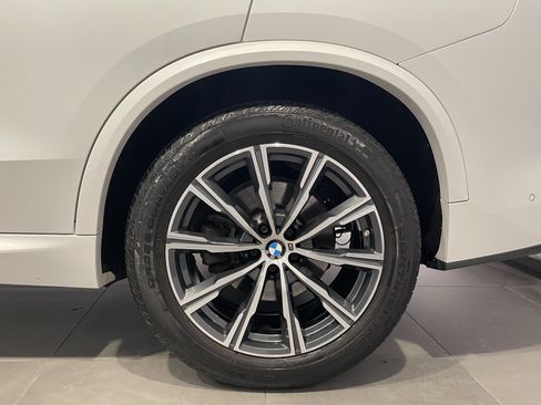 Used 2023 BMW X5 xDrive40i w/ M Sport Package AWD/4WD image 8