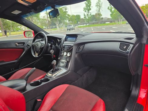 Used 2013 Hyundai Genesis 3.8 RWD image 25