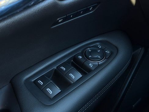 Certified 2023 Cadillac XT6 Premium Luxury image 11