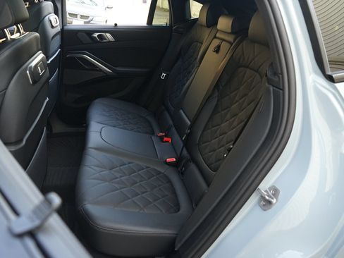 Used 2026 BMW X6 xDrive40i AWD/4WD image 14