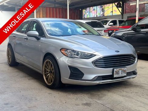 Used 2019 Ford Fusion SE FWD image 5