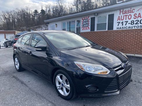 Used 2013 Ford Focus SE w/ SE Winter Pkg image 3
