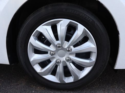 Used 2018 Toyota Corolla LE FWD image 44