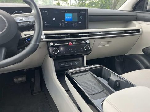 Used 2025 Hyundai Tucson Limited FWD image 15