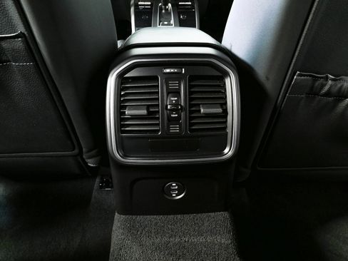 Certified 2022 Porsche Macan GTS AWD/4WD image 18