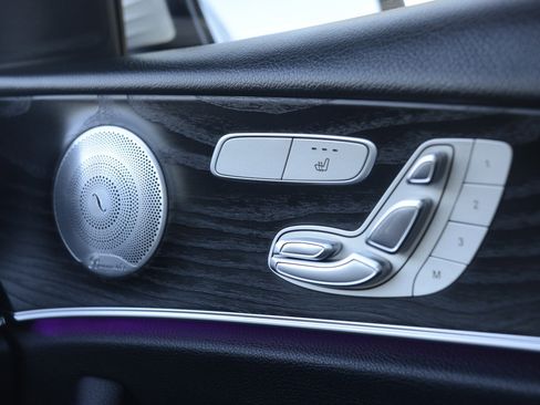 Used 2017 Mercedes-Benz E 300 image 31