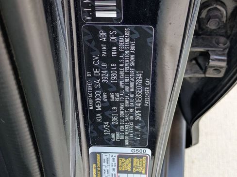 Used 2025 Kia K4 LXS image 32