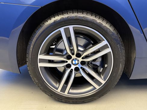 Used 2023 BMW 530i xDrive image 9