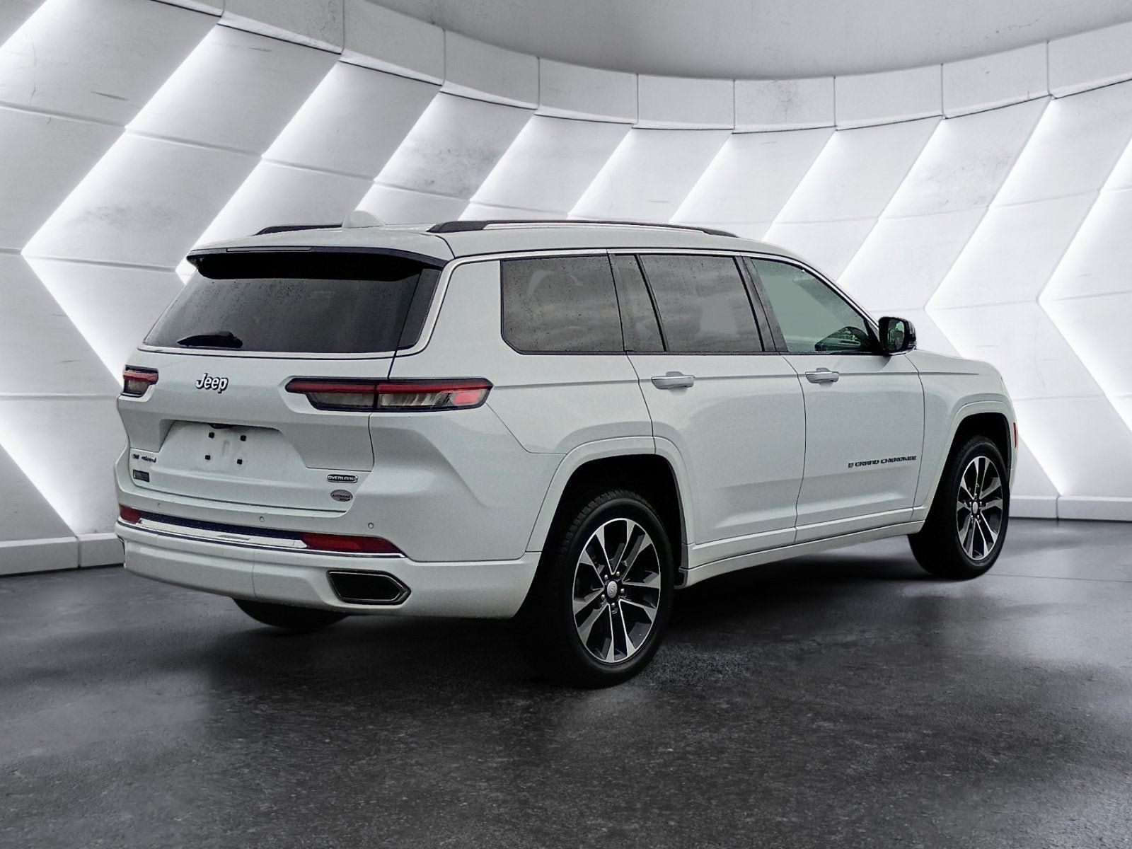 Used 2021 Jeep Grand Cherokee L Overland AWD/4WD image 6