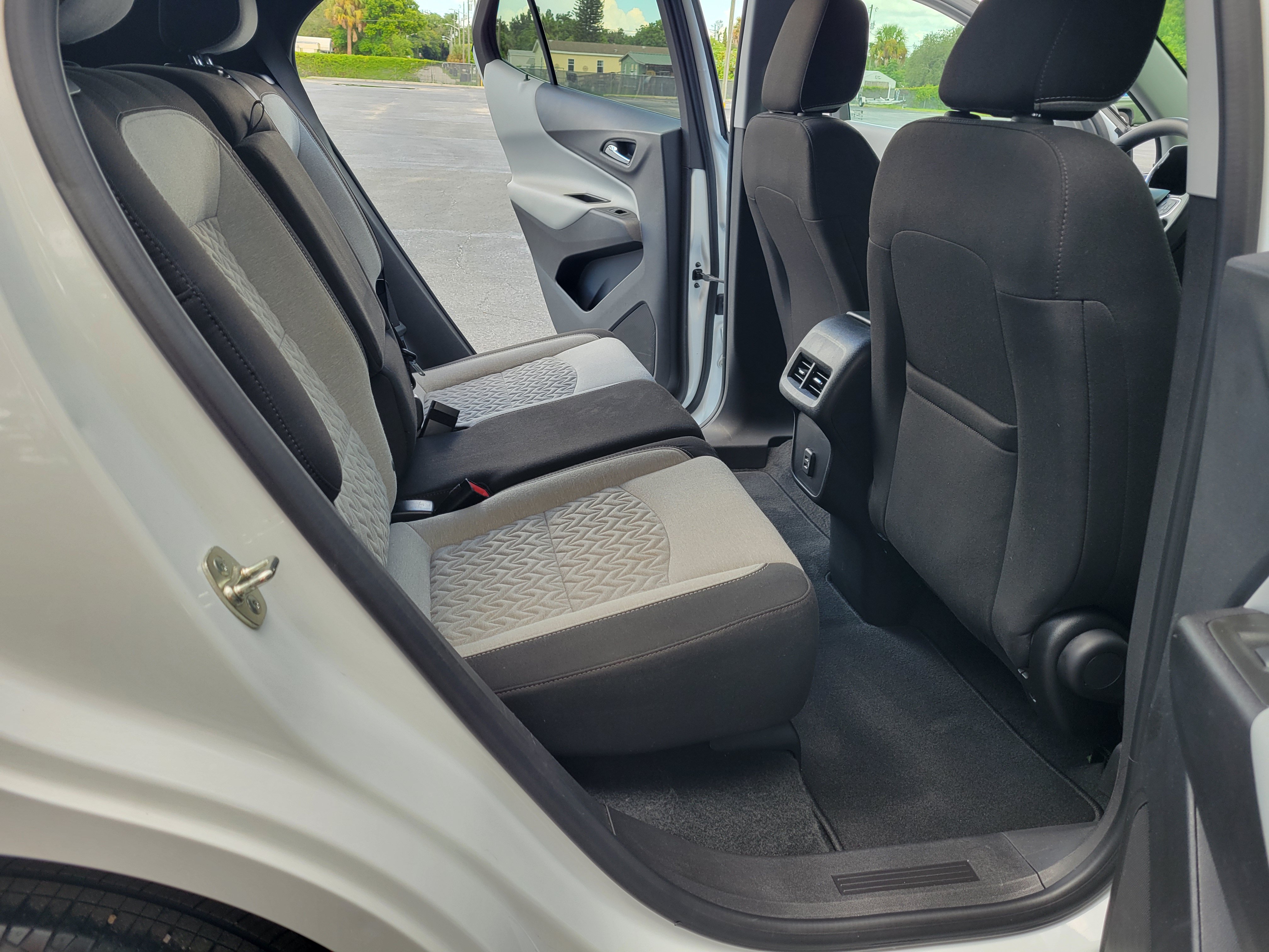 Certified 2024 Chevrolet Equinox LS w/ LS Convenience Package FWD image 29