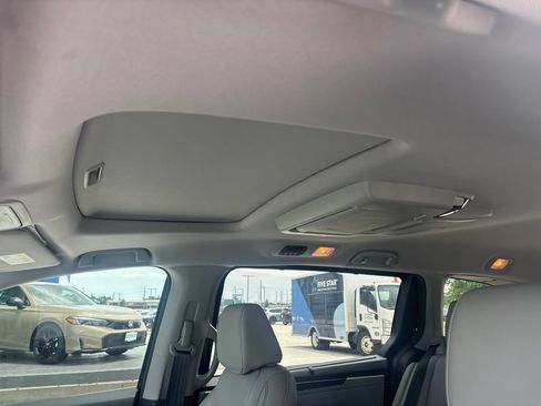 Used 2022 Honda Odyssey Touring image 8