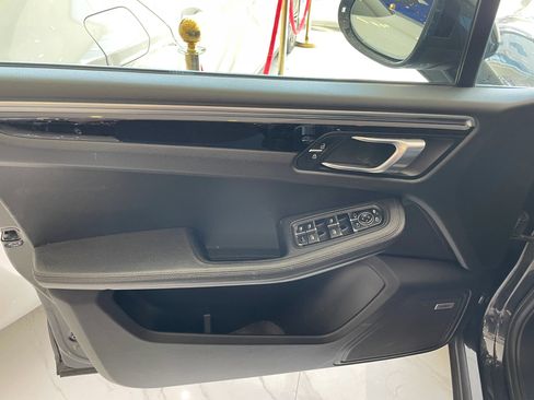 Used 2021 Porsche Macan AWD/4WD image 8